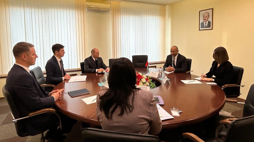 Foto del servicio de prensa del Ministerio de Construcción