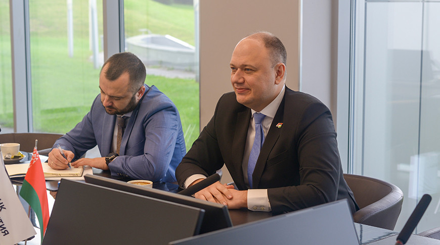 Foto del servicio de prensa del Banco de Desarrollo