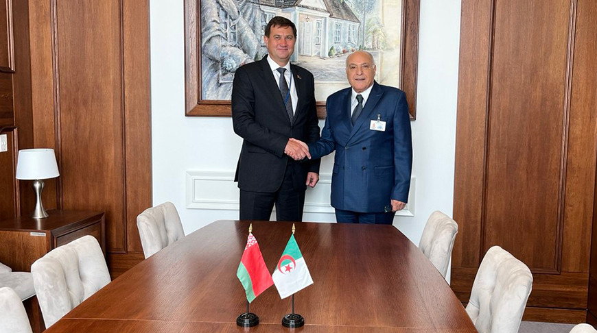 Maksim Ryzhenkov y Ahmed Attaf. Foto del Ministerio de Asuntos Exteriores