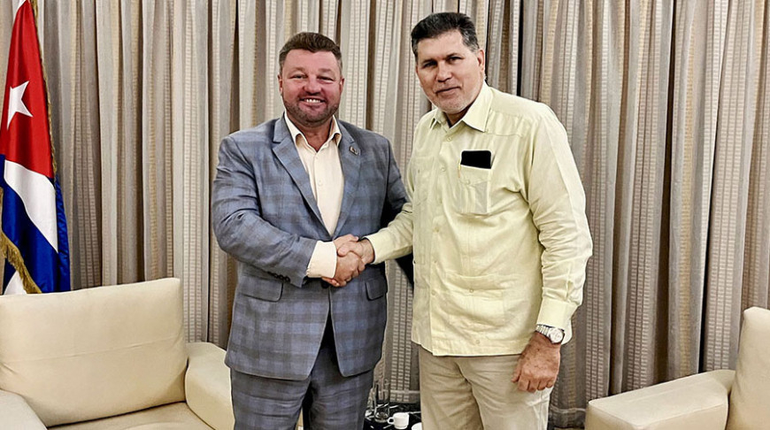 Vitali Borchuk y Oscar Pérez-Oliva Fraga. Foto del Ministerio de Asuntos Exteriores