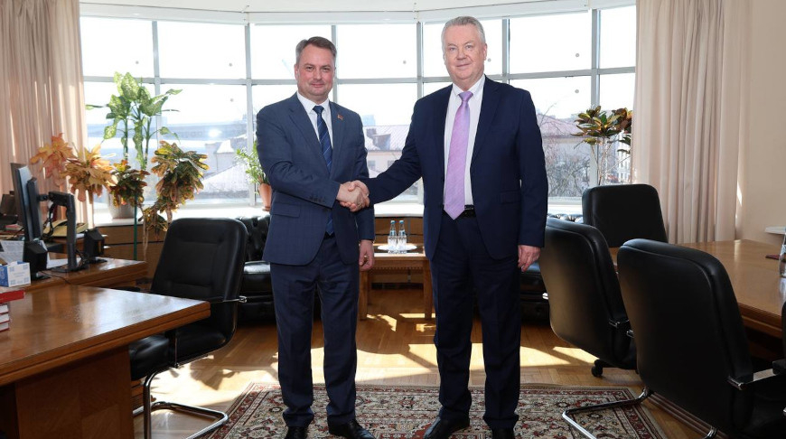 Pável Utiupin y Aleksandr Lukashévich. Foto del Ministerio de Asuntos Exteriores