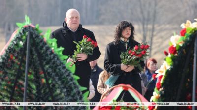Belarús rinde
homenaje a los habitantes del pueblo de Khatyn 
