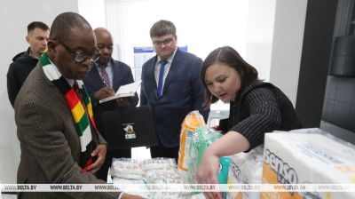 Una delegación
del Ministerio de Sanidad de Zimbabue visitó Belmedpreparaty 