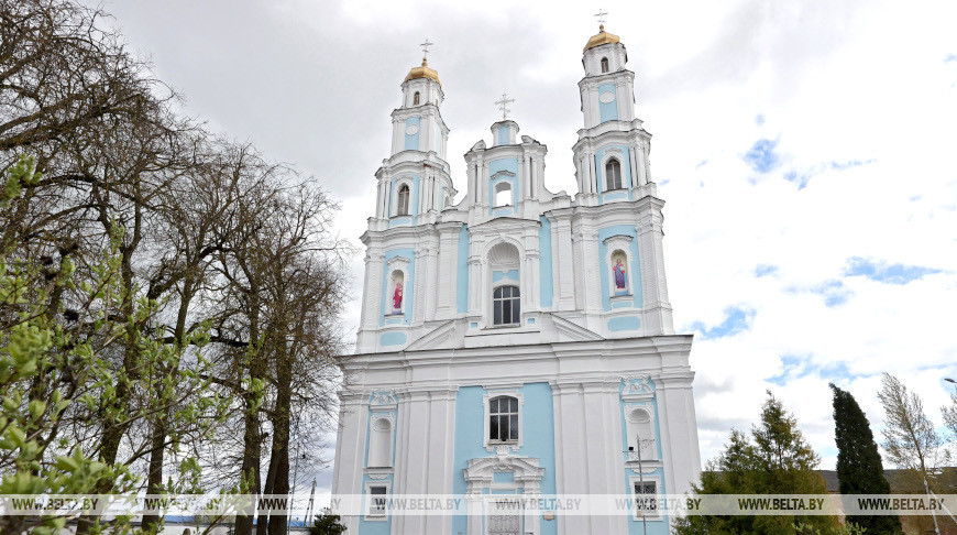 Catedral de la Natividad de la Virgen de Glubókoye 