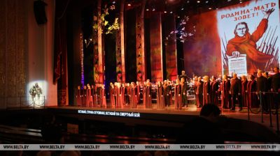  Un concierto festivo dedicado al Día de la
Victoria en el Gran Teatro Académico Nacional de Ópera y Ballet de Belarús  