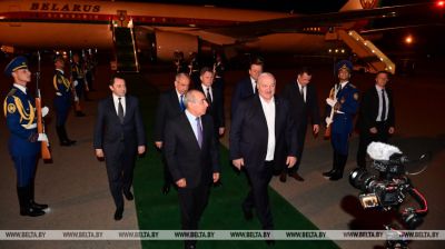 Lukashenko llegó a Azerbaiyán en visita de Estado 