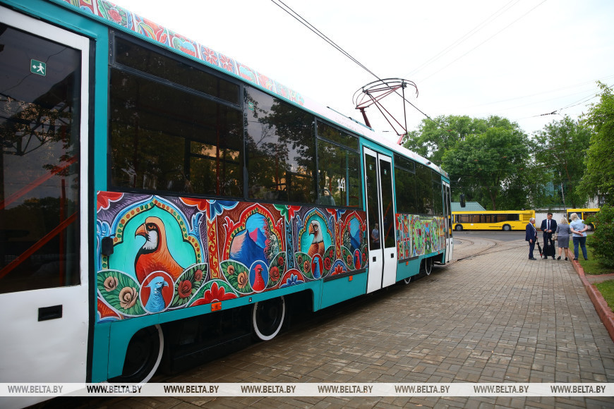 Un tranvía decorado en estilo Truck Art empezará a circular por las calles de Minsk 