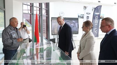 Una delegación de la provincia de Novosibirsk visitó BelGee 