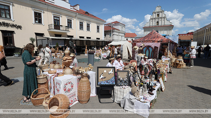 El festival de artesanía popular “Ramo de Primavera” se celebró en Minsk 