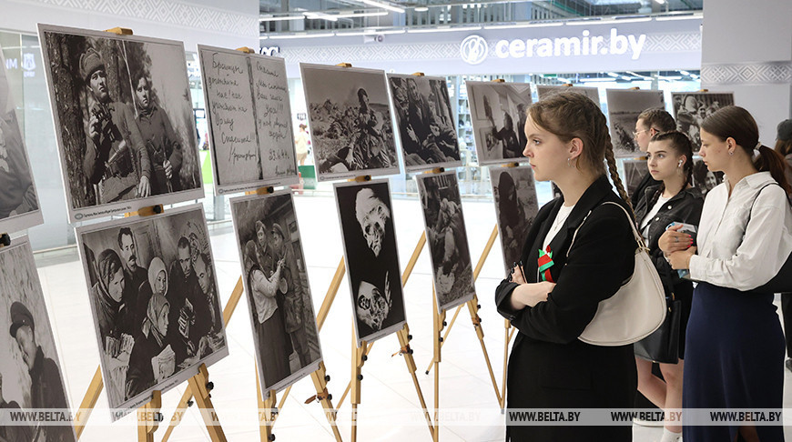 BelTA y la Unión de Mujeres presentaron en
Minsk una exposición fotográfica sobre las mujeres en la guerra 