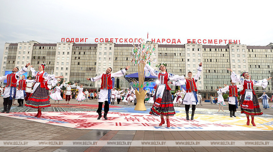 El Día de las Culturas Nacionales de los Estados miembros de la OCS se celebra en “Slavianski Bazar en Vítebsk” 