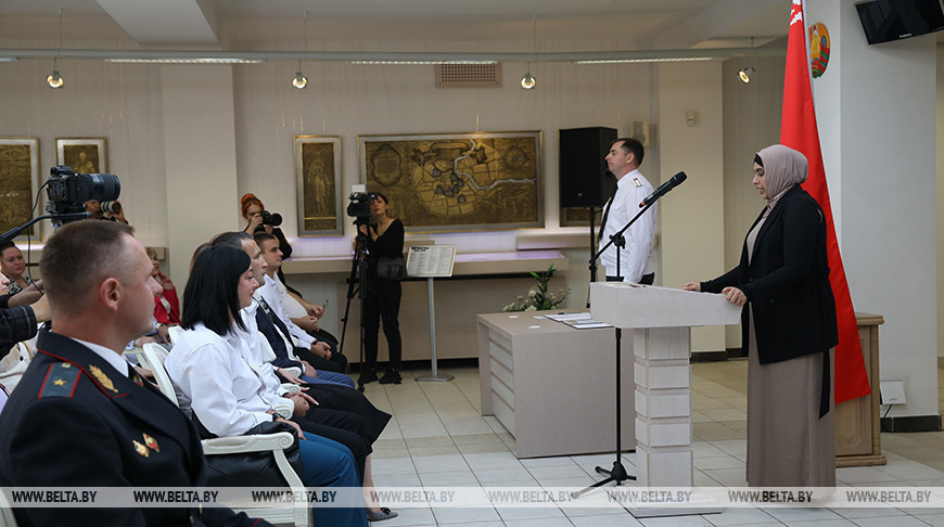 30 extranjeros participaron en la ceremonia de naturalización en el Ayuntamiento de Minsk 