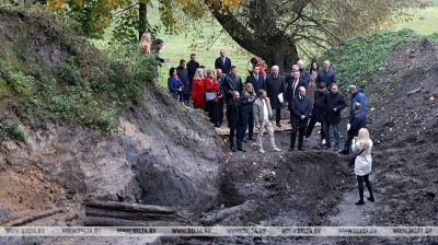 Golóvchenko visitó el complejo arqueológico del Menka 