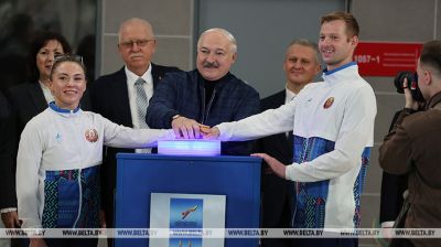 Lukashenko inauguró una piscina de nivel internacional en Minsk 