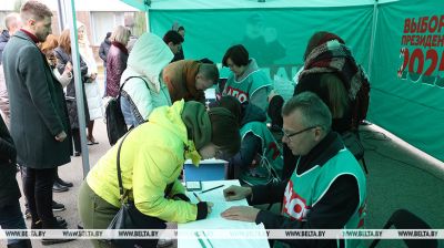 Sigue la campaña electoral 2025 en Belarús