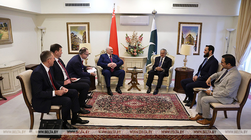 Lukashenko celebró una reunión protocolaria con el canciller pakistaní 