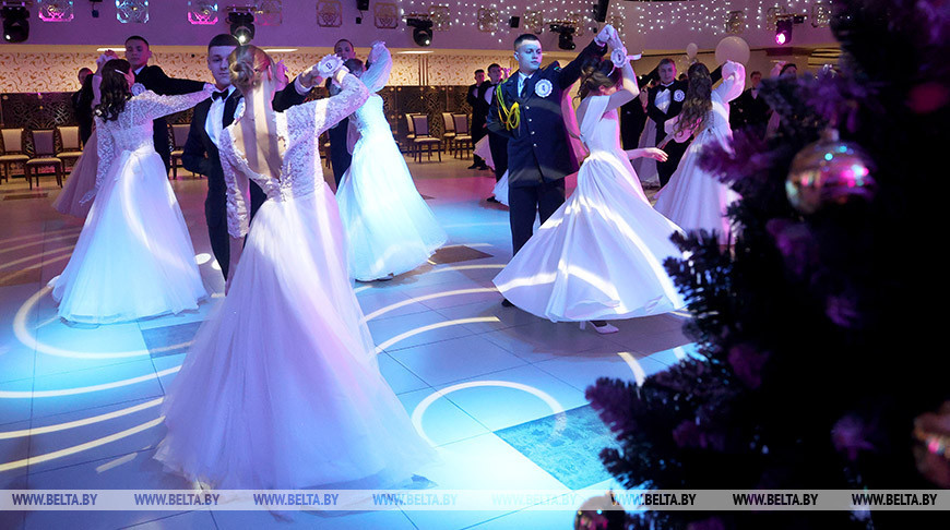 El Baile de Año Nuevo para jóvenes talentosos en Moguiliov