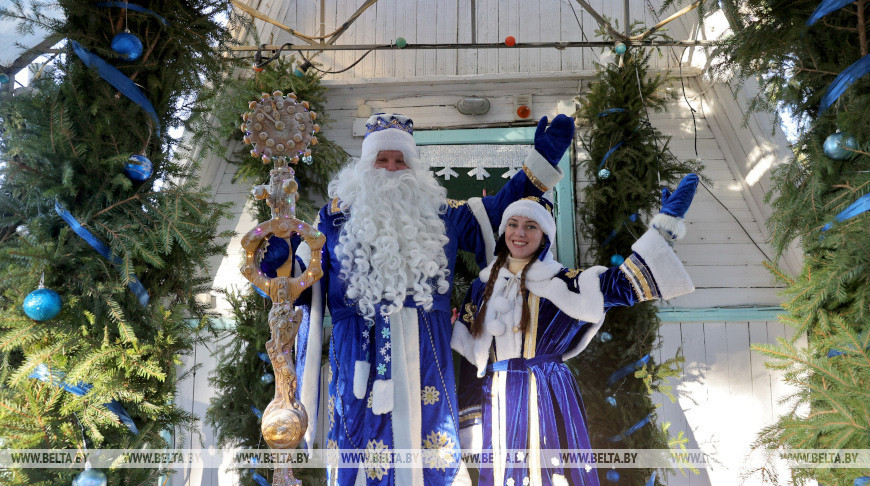 La Casa de Ded Moroz en Pridvinie recibe a sus primeros visitantes 