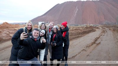  Los participantes del Maratón de la Unidad visitaron las escombreras de Soligorsk
 