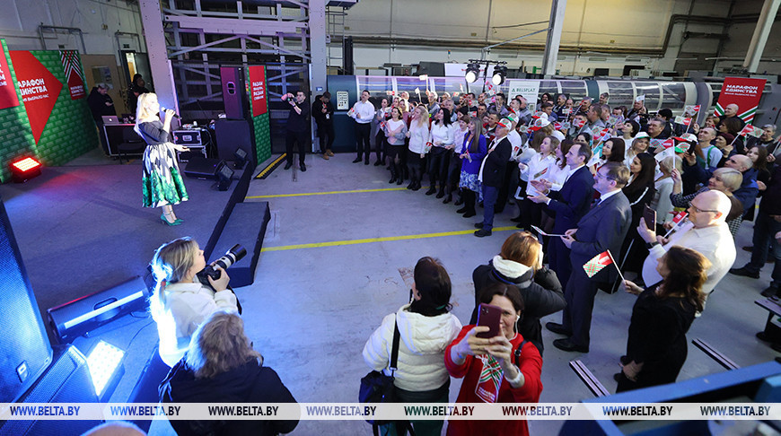 Maratón de la Unidad en Novopólotsk. Conciertos en talleres 