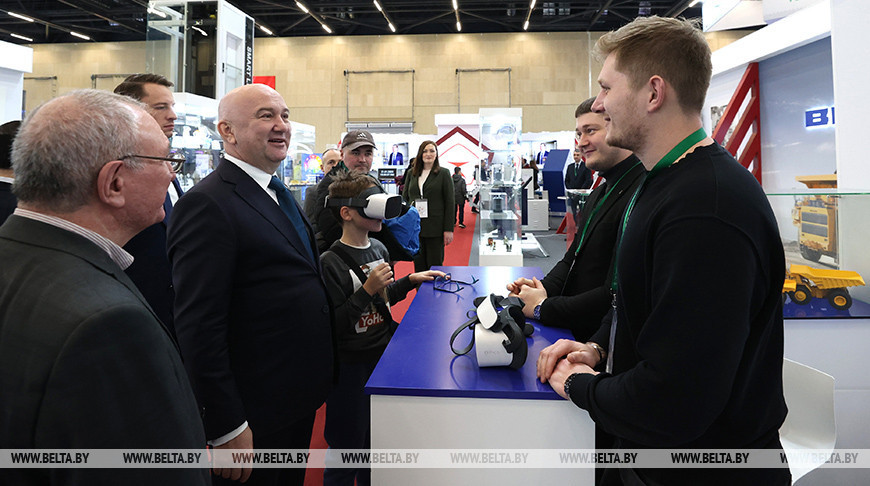 El ministro del Gobierno de Serbia visitó el Centro Internacional de Exposiciones de Minsk 