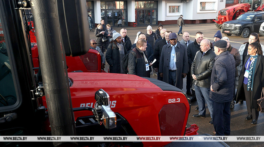 Una delegación del Parlamento Panafricano visita MTZ 