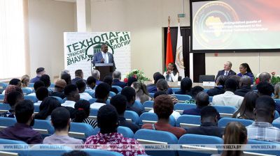 La Universidad Técnica Estatal de Belarús acogió una reunión con estudiantes de países africanos 