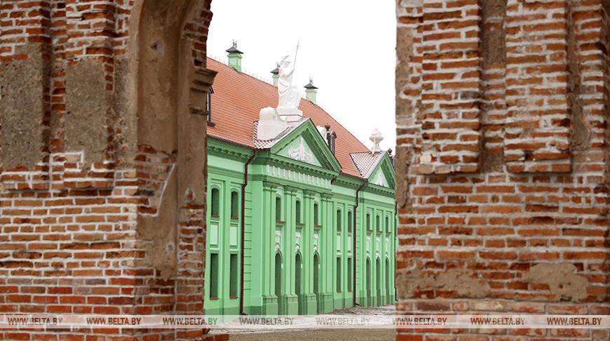 Finalizadas las obras de restauración exterior del edificio oriental del Palacio de Ruzhany 