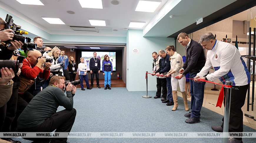Inaugurada en Ráubichi una exposición de deportes de invierno
