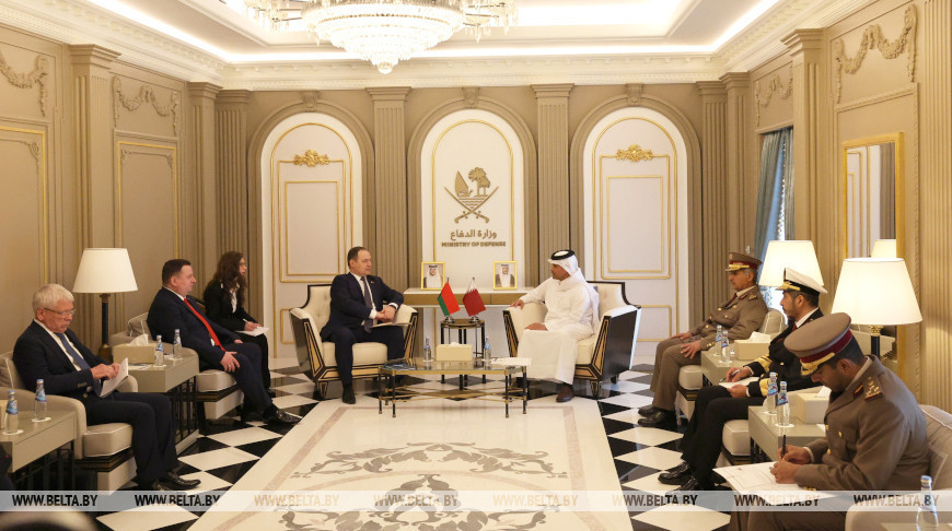 El premier belaruso se
reunió con el ministro de Estado para Asuntos de Defensa de Qatar 