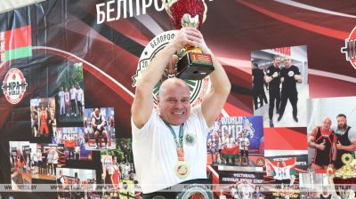 Viacheslav Joroneko bate
otro récord en levantamiento de pesos 