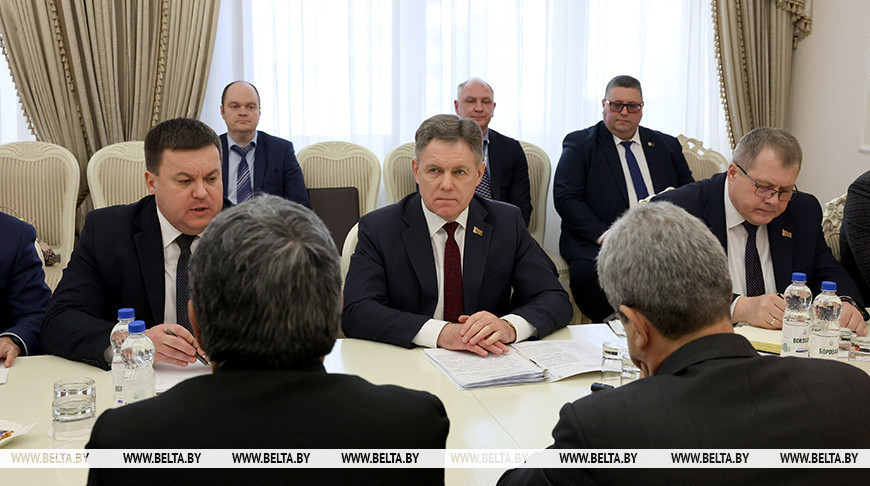 Petrishenko mantuvo una entrevista con el embajador cubano