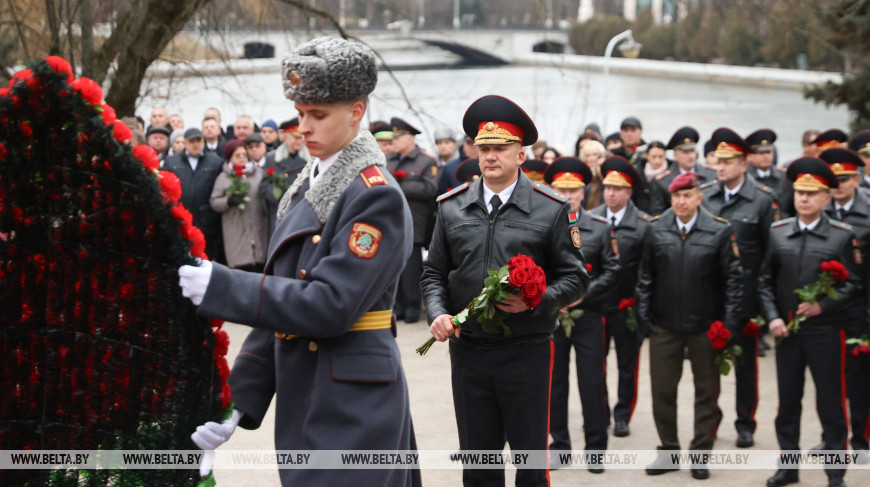 En Minsk se honró la memoria de los milicianos fallecidos en acto de servicio 