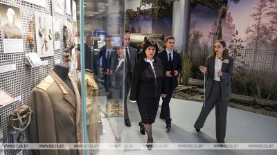 Los parlamentarios de la República Srpska visitaron el Museo Estatal de la Historia de la Gran Guerra Patria de Belarús 