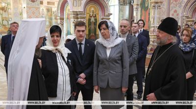 La delegación parlamentaria
de la República Srpska visitó la Iglesia de Todos los Santos de Minsk 