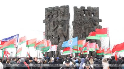  Un mitin en Trostenéts con
motivo del Día Internacional de la Liberación de los Campos de Concentración
Nazis  
