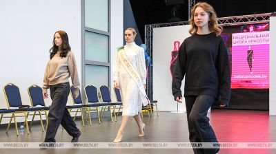 La Escuela Nacional de
Belleza imparte clases magistrales a huérfanos 