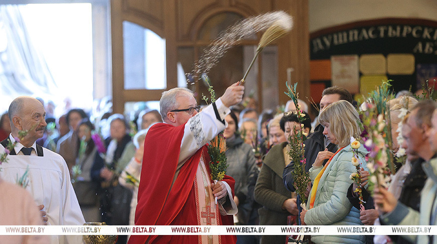 La misa el Domingo de Ramos en Grodno