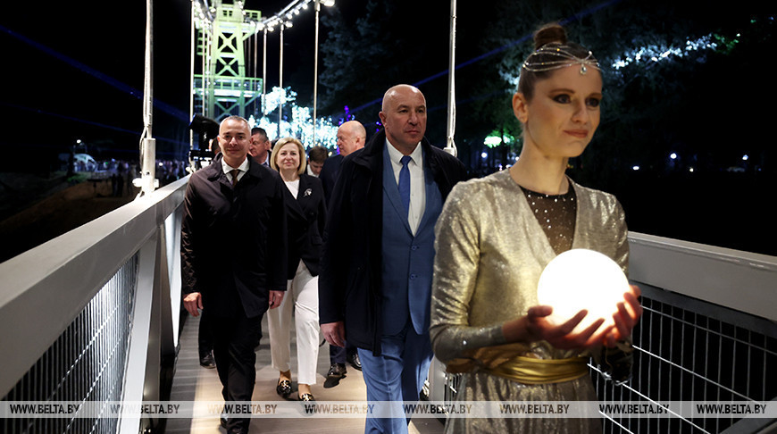 Reabierto en Mosty el puente peatonal suspendido más largo de Belarús 
