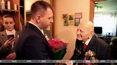 Minsk felicita al defensor de Stalingrado Iván Nazárenko 