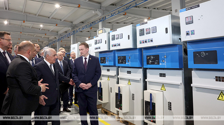 Hay mucha demanda. Asadov sobre el interés de Azerbaiyán por
la maquinaria belarusa 