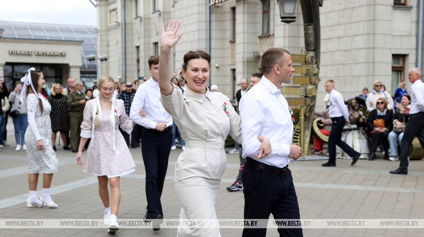El Vals de la Victoria se bailó en la Estación de Ferrocarril de Brest 
