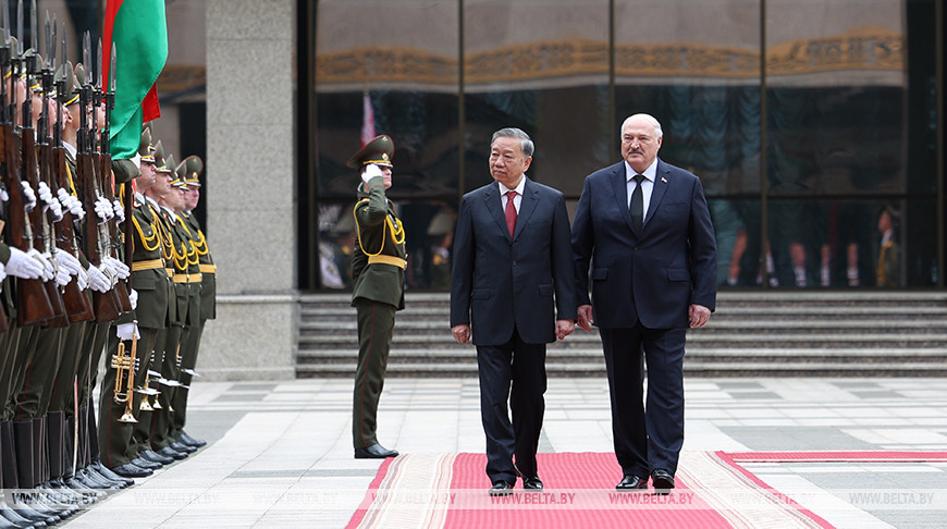  Celebrada en el Palacio de la Independencia la entrevista de Lukashenko y To Lam
 