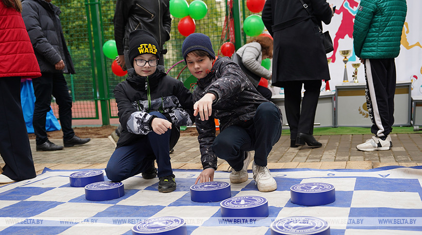Inaugurado en Moguiliov un parque infantil multifuncional 