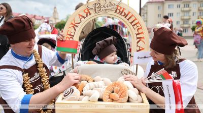 El desfile de cochecitos en Grodno 