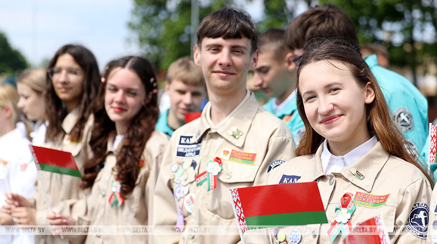 "El verano empieza genial". Inaugurada en Brest la primera etapa del Centro Patriótico Republicano