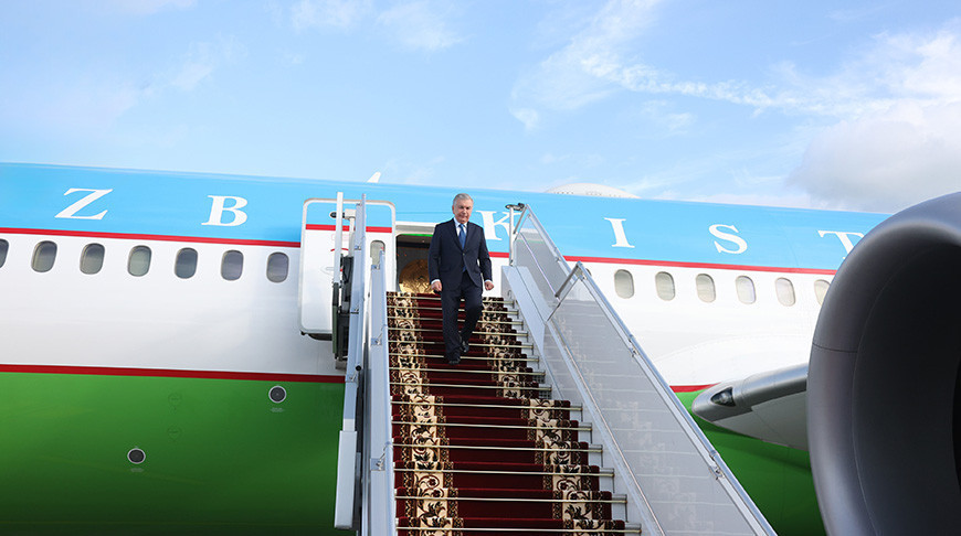 El Presidente de Uzbekistán arribó a Minsk 