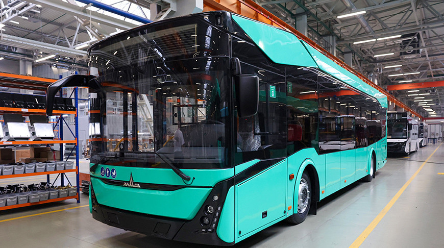 MAZ entregará casi cien autobuses eléctricos de gran capacidad a San Petersburgo este año 