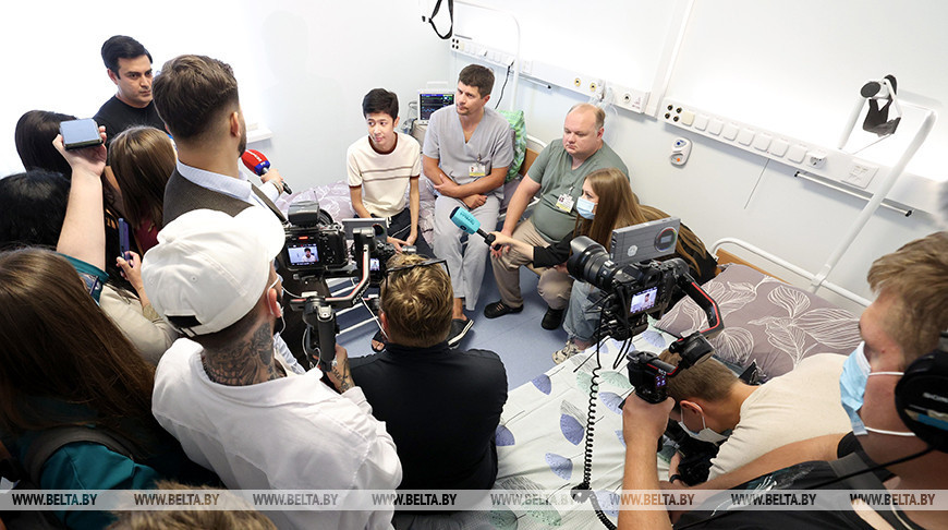 Los médicos belarusos realizaron por primera vez en la CEI un trasplante de pulmón a un paciente con enfermedad cardiaca e inmunodeficiencia