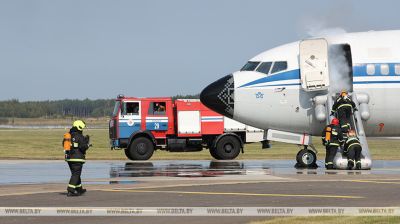 Ejercicios en el Aeropuerto Nacional Minsk 